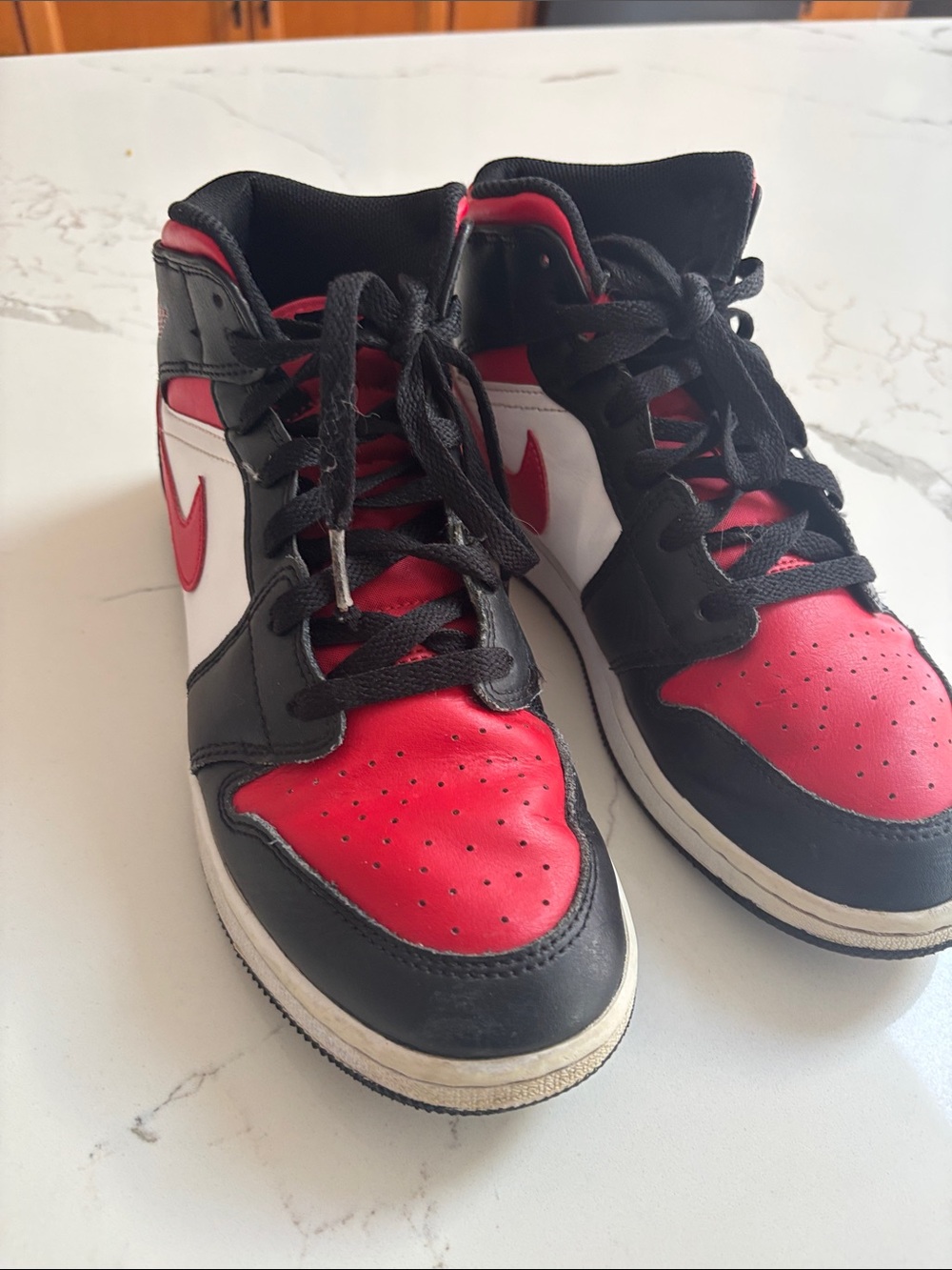Air Jordan 1 Mid GS Gym Red Black White Sneakers Size 7Y (Women's 8.5)